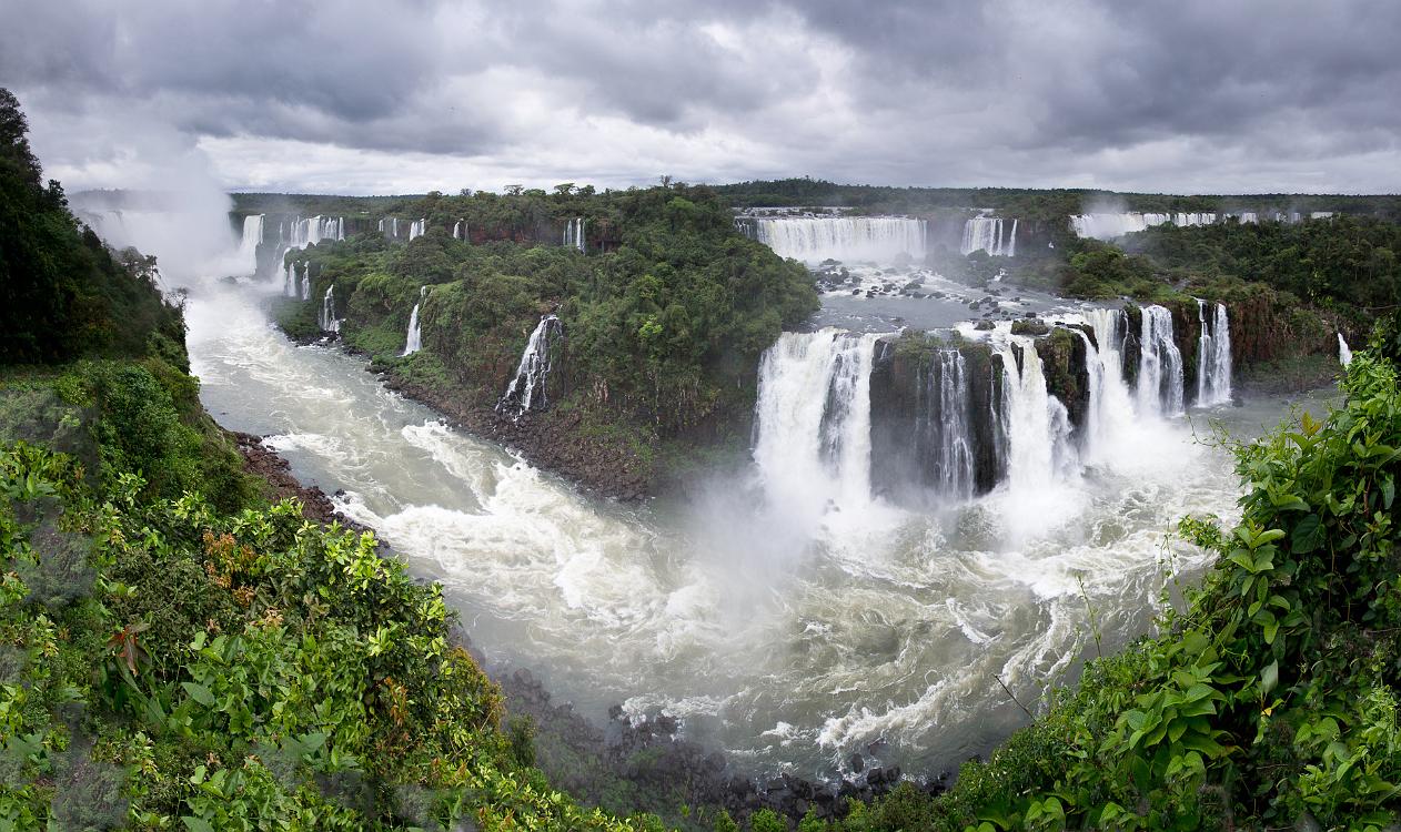 135-20120919-RL-Iguazu-Panorama-3.jpg