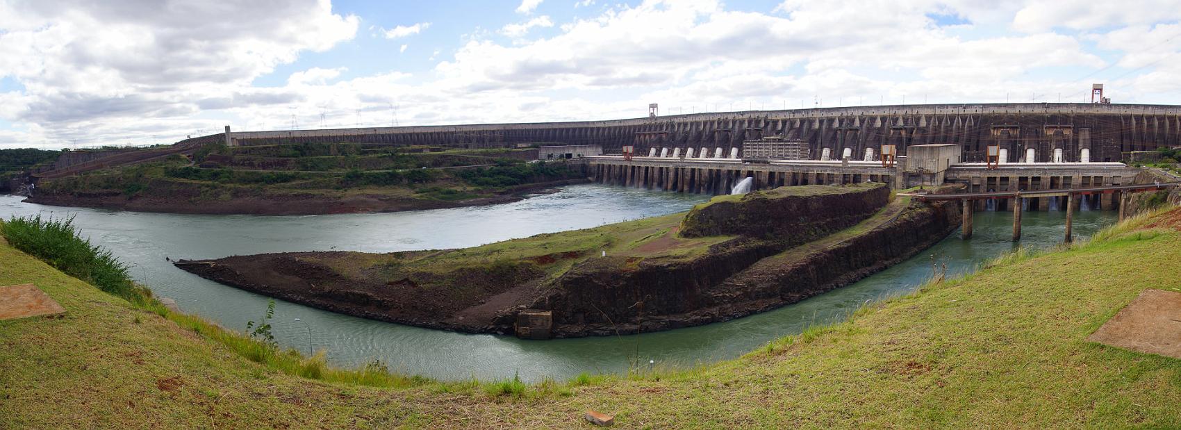 147-20120919-RL-Itaipu-Panorama-1.jpg