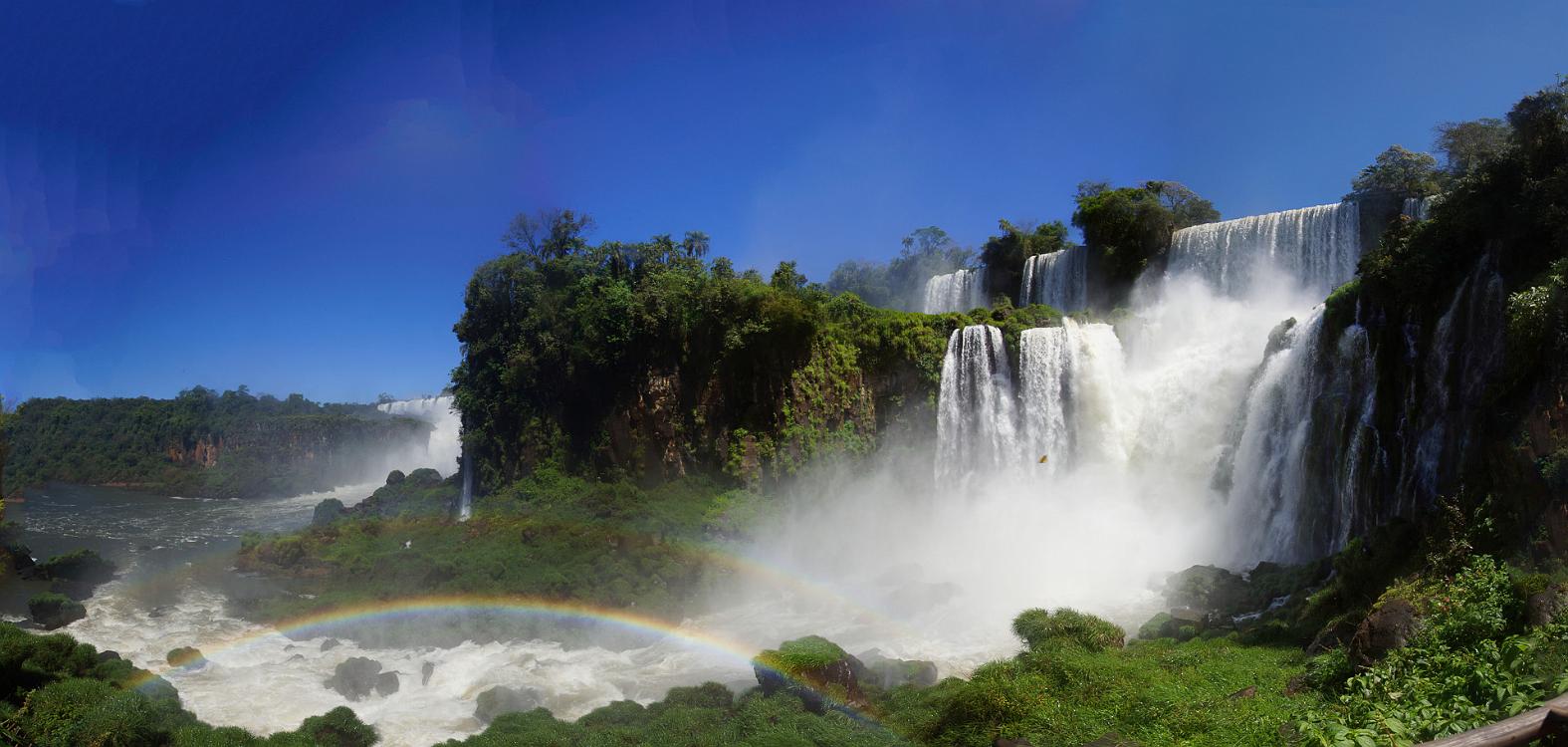 215-20120920-RL-Iguazu-Panorama-3.jpg