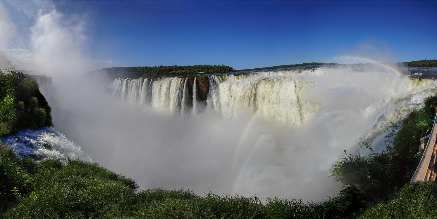236-20120920-RL-Iguazu-Panorama-4.jpg